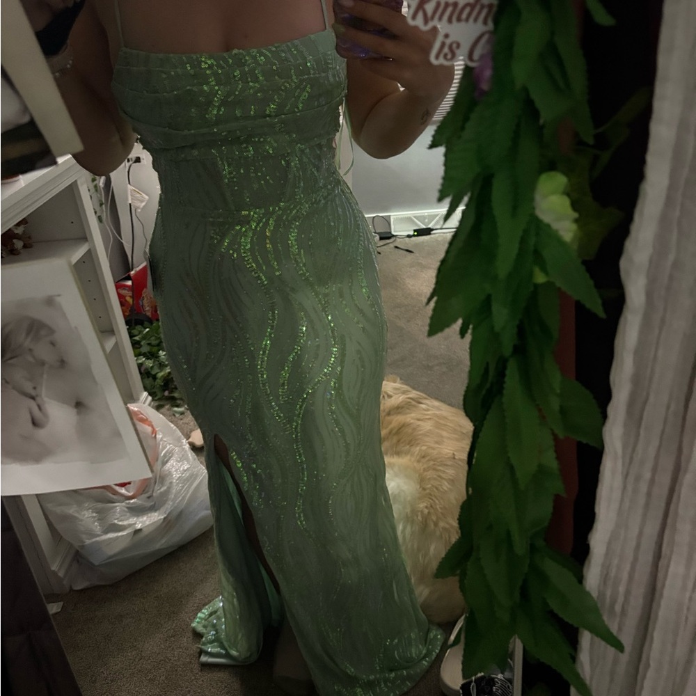 Elegant Green Sequin prom dress